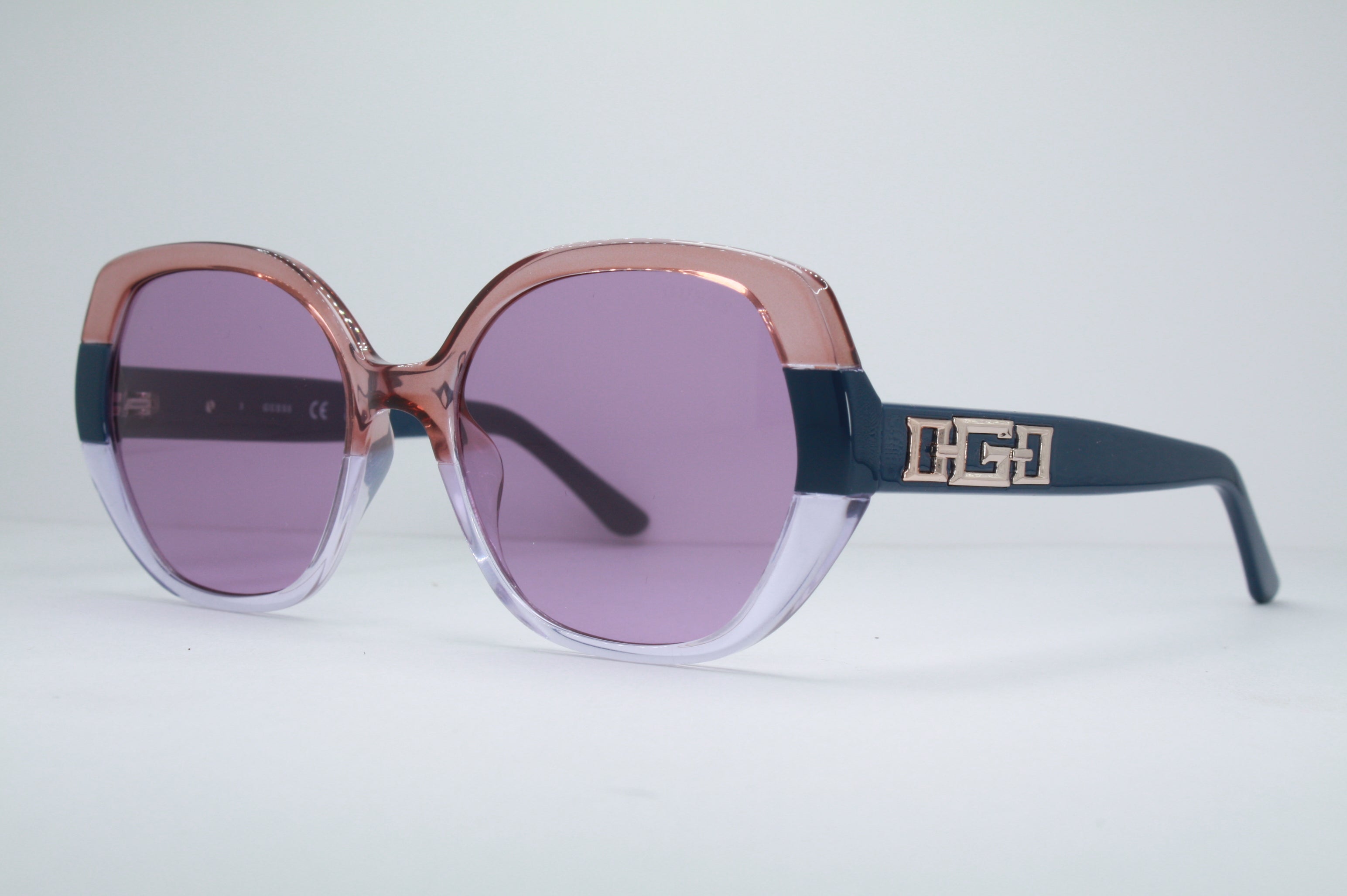 GUESS GU7911