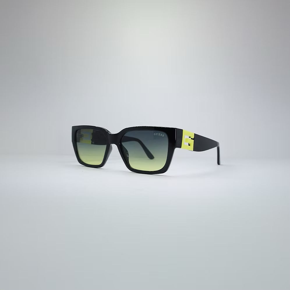 GUESS GU7916