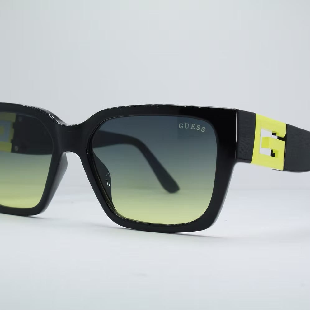 GUESS GU7916