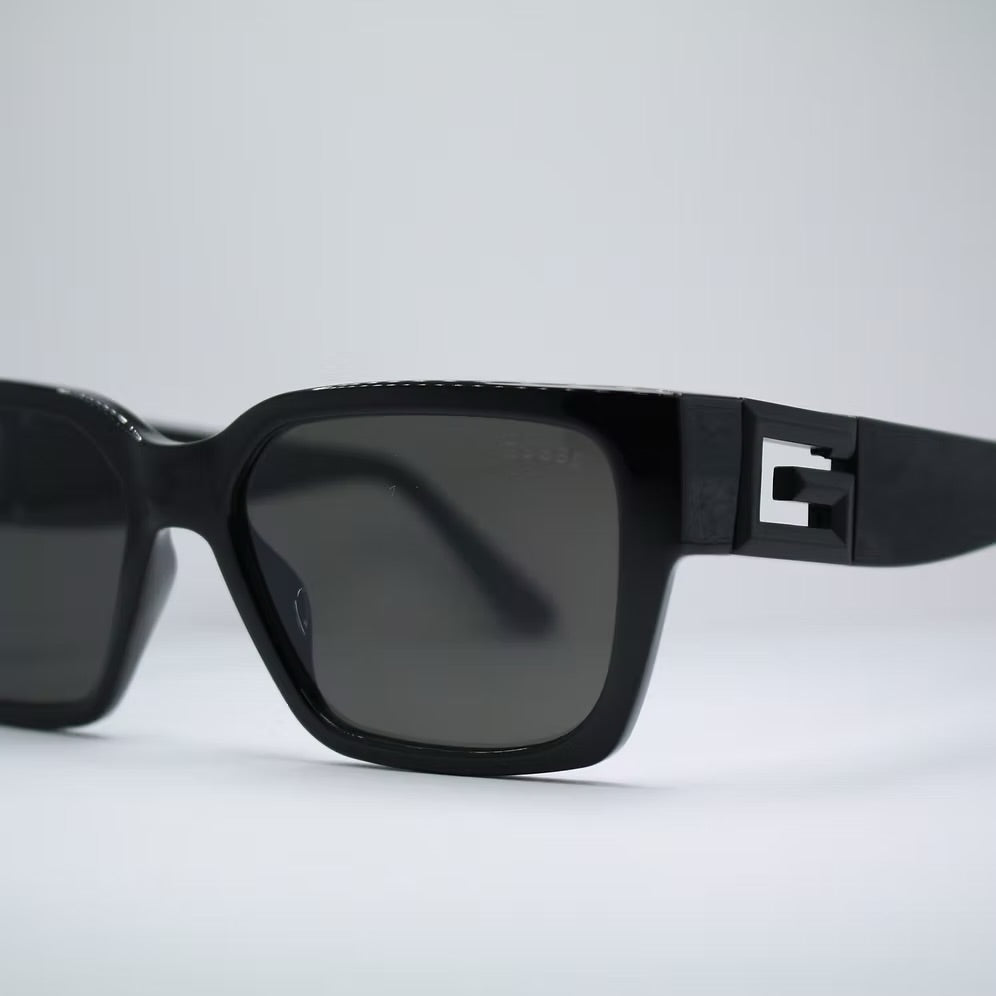 GUESS GU7916