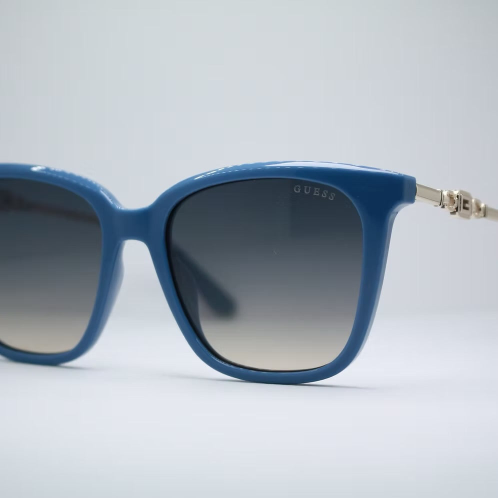 GUESS GU7886