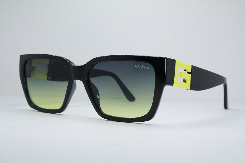GUESS GU7916